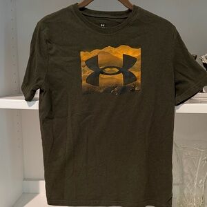 Under Armour Olive Green Short Sleeve Tee with Gold Logo Graphic